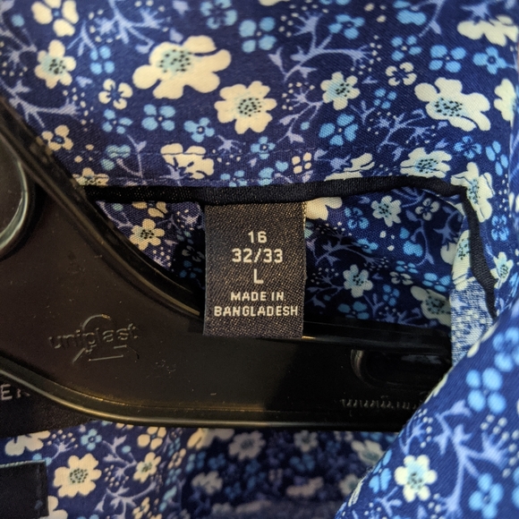 Casual Men's Button Down - Picture 5 of 5